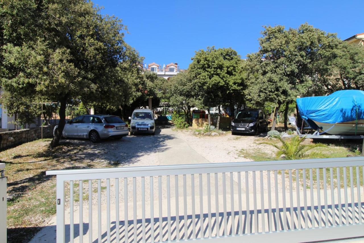 Apartments And Rooms With Parking Space Mandre, Pag - 6309 Kolan Exterior foto