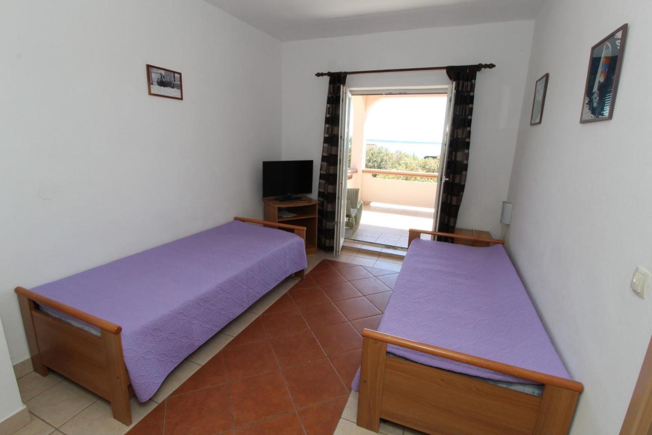 Apartments And Rooms With Parking Space Mandre, Pag - 6309 Kolan Exterior foto