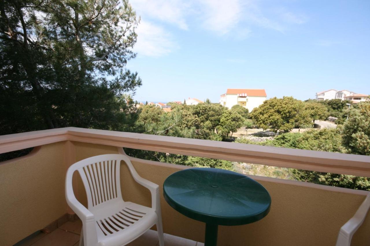 Apartments And Rooms With Parking Space Mandre, Pag - 6309 Kolan Exterior foto
