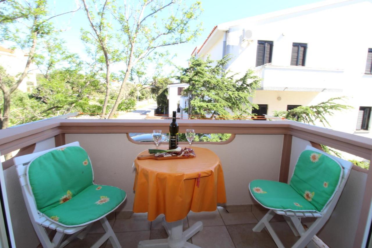 Apartments And Rooms With Parking Space Mandre, Pag - 6309 Kolan Exterior foto